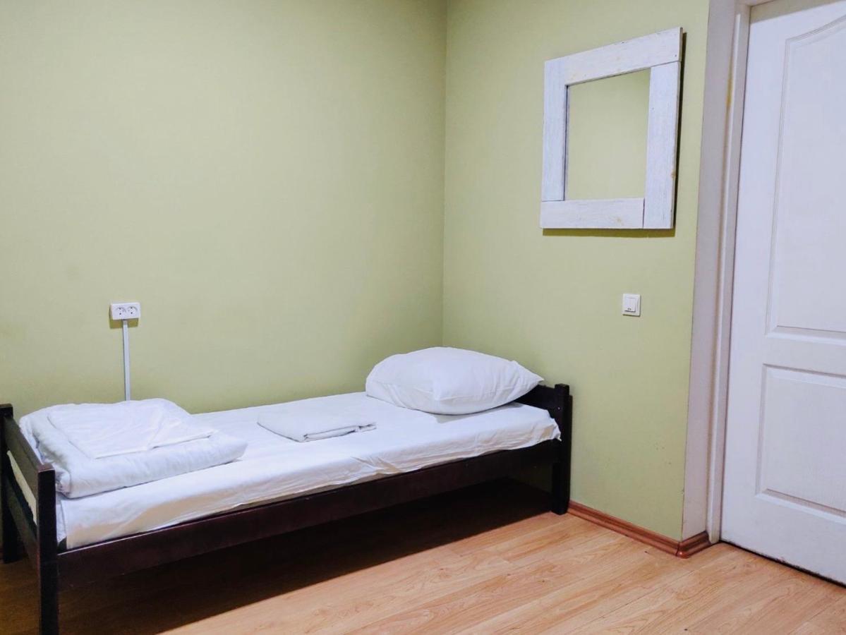 Pallet Hostel Kiev Bagian luar foto