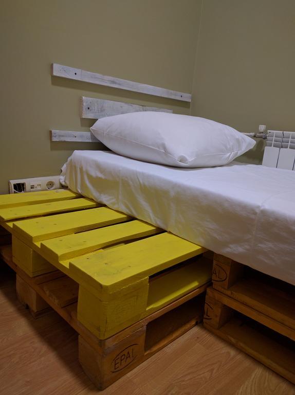Pallet Hostel Kiev Bagian luar foto