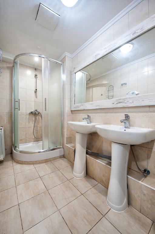 Pallet Hostel Kiev Bagian luar foto
