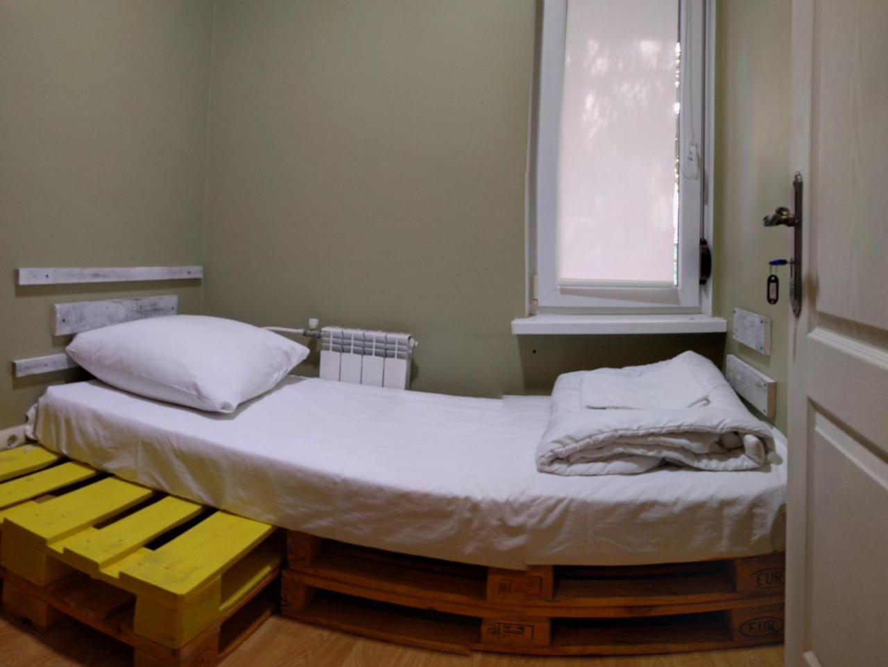 Pallet Hostel Kiev Bagian luar foto
