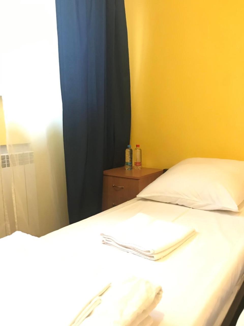 Pallet Hostel Kiev Bagian luar foto